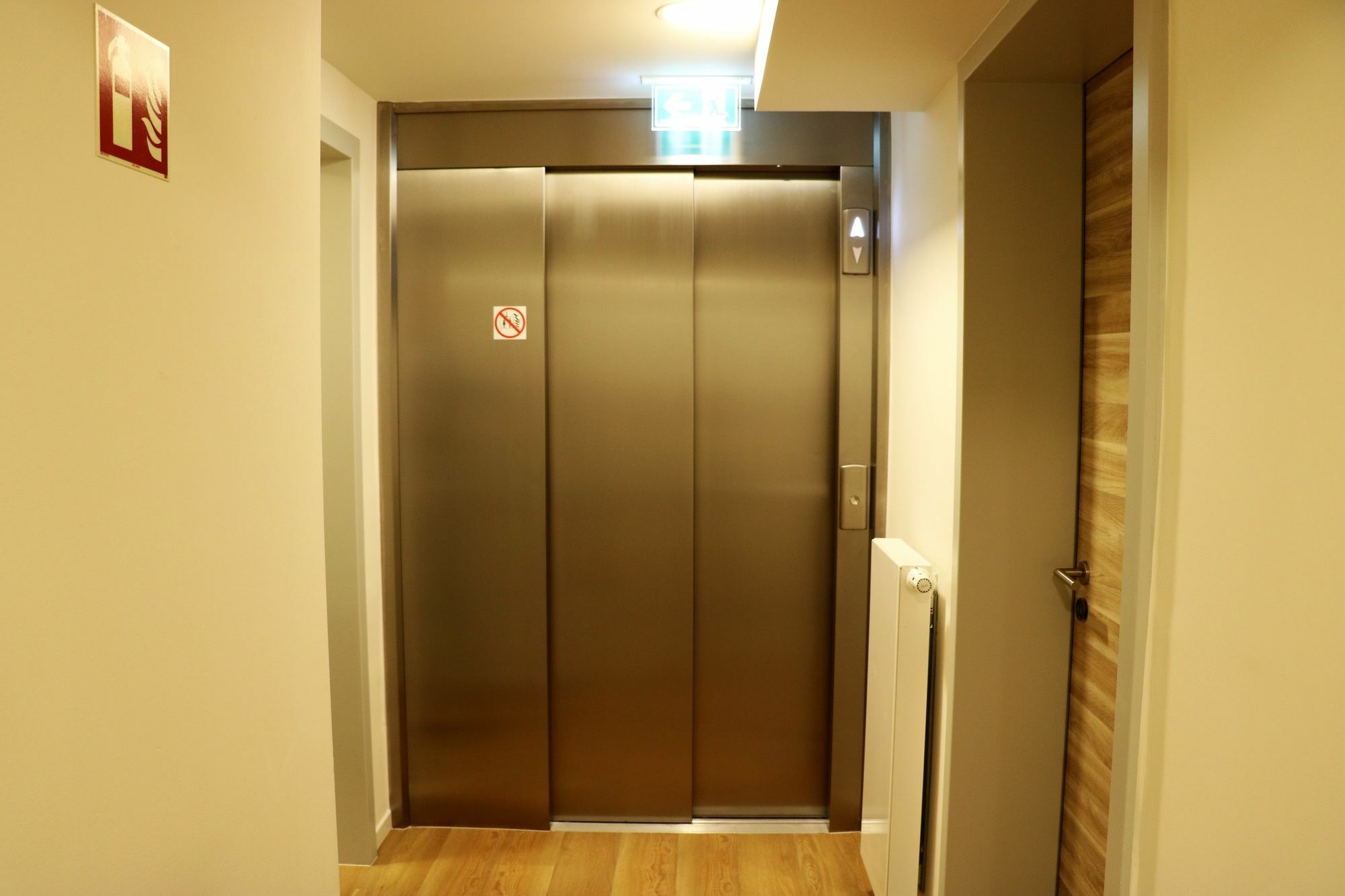 Signature East Hotel Apartment Hamburg-Harburg Buitenkant foto